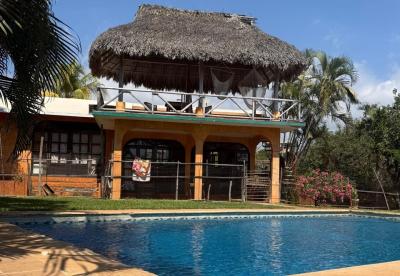 CASA HABITACION CON TERRENO, LAZARO CARDENAS