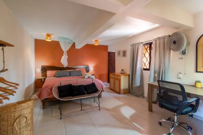 CASA HABITACION, LA BARRA