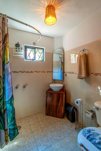 CASA HABITACION, LA BARRA